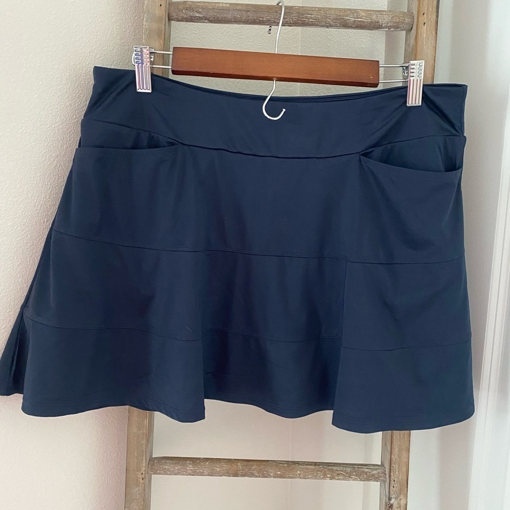 NWOT - 360 by Tail - Navy Pull-On Ruffles Skort - Size Large